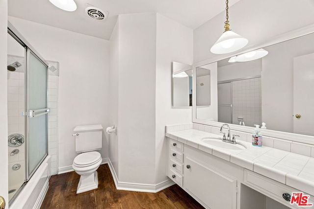 2301 S Beverly Glen Boulevard 301, Los Angeles, CA 90064