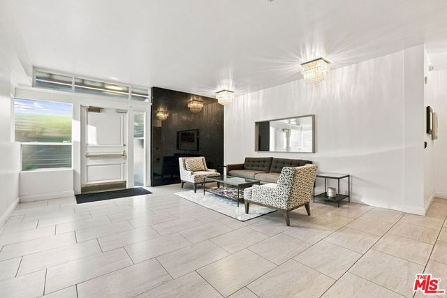 2301 S Beverly Glen Boulevard 301, Los Angeles, CA 90064