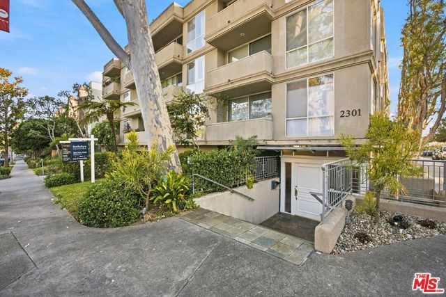 2301 S Beverly Glen Boulevard 301, Los Angeles, CA 90064