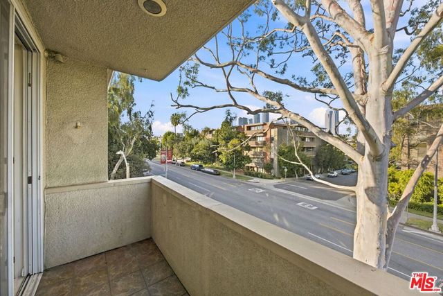 2301 S Beverly Glen Boulevard 301, Los Angeles, CA 90064