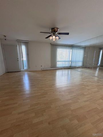 10008 Sakura Drive, Unincorporated, MO 63128