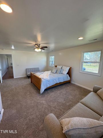 915 Muddy Creek Road, Piney Flats, TN 37686