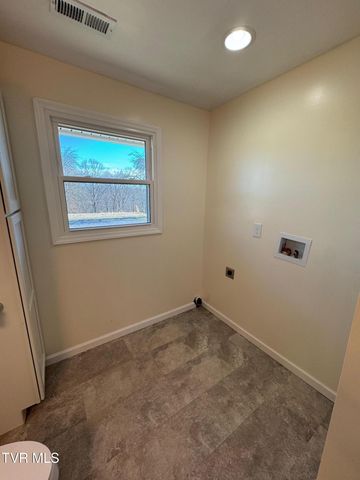 915 Muddy Creek Road, Piney Flats, TN 37686