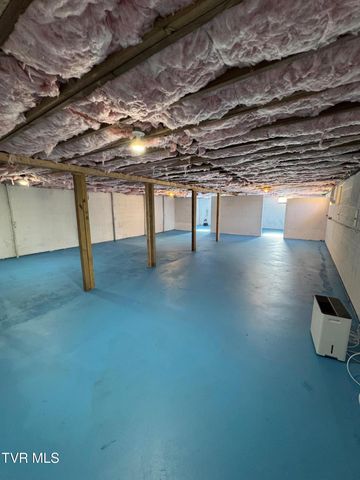 915 Muddy Creek Road, Piney Flats, TN 37686