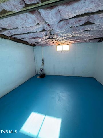 915 Muddy Creek Road, Piney Flats, TN 37686