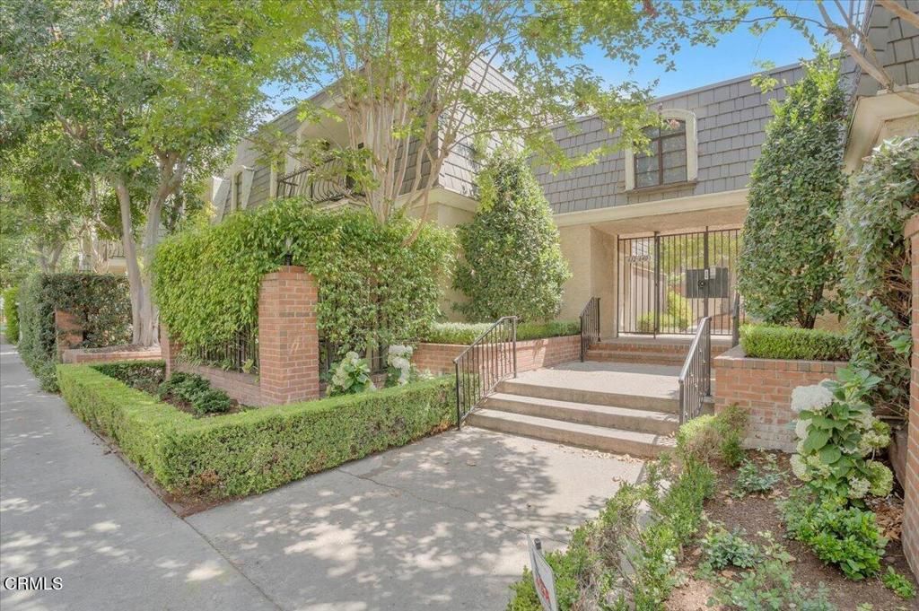 640 Wilcox Avenue, Los Angeles, CA 90004 — exterior