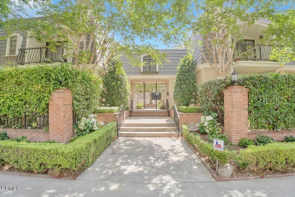 640 Wilcox Avenue, Los Angeles, CA 90004 — photo 2