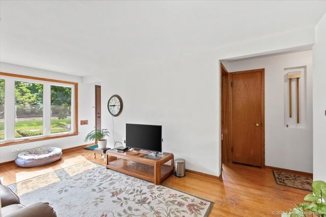 11214 S Sacramento Avenue, Chicago, IL 60655