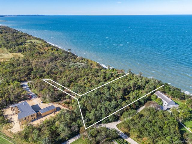 6121 Oregon Road, Cutchogue, NY 11935