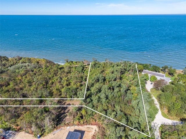 6121 Oregon Road, Cutchogue, NY 11935