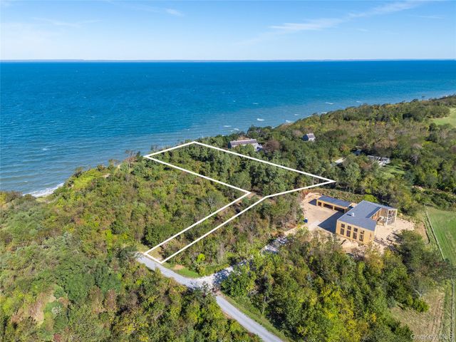 6121 Oregon Road, Cutchogue, NY 11935