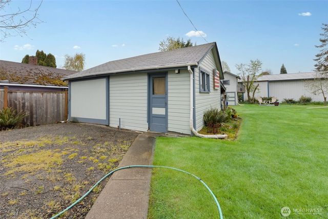 15120 Elm Street E, Sumner, WA 98390