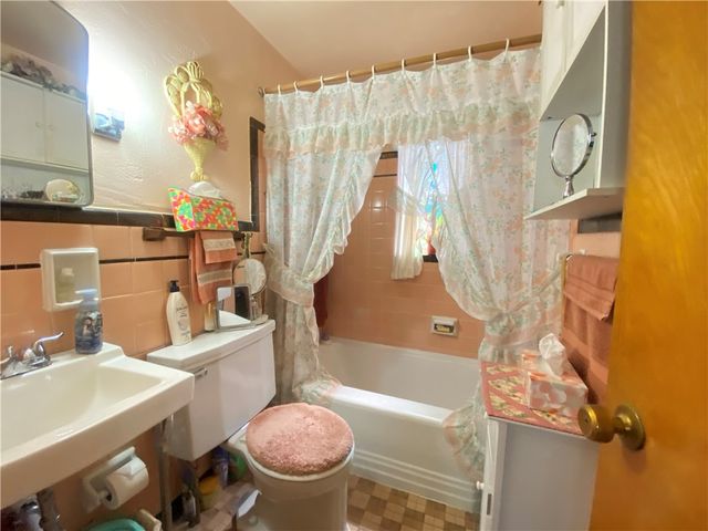 2017 Borland Rd, Scott Twp, PA 15243