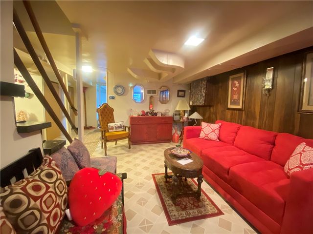2017 Borland Rd, Scott Twp, PA 15243