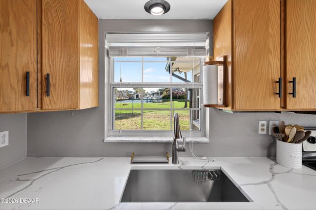 1655 S Palmetto Avenue, South Daytona, FL 32119