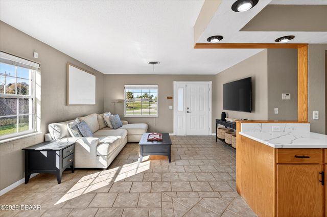 1655 S Palmetto Avenue, South Daytona, FL 32119