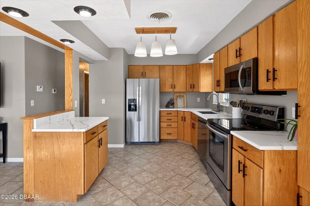 1655 S Palmetto Avenue, South Daytona, FL 32119