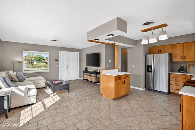 1655 S Palmetto Avenue, South Daytona, FL 32119