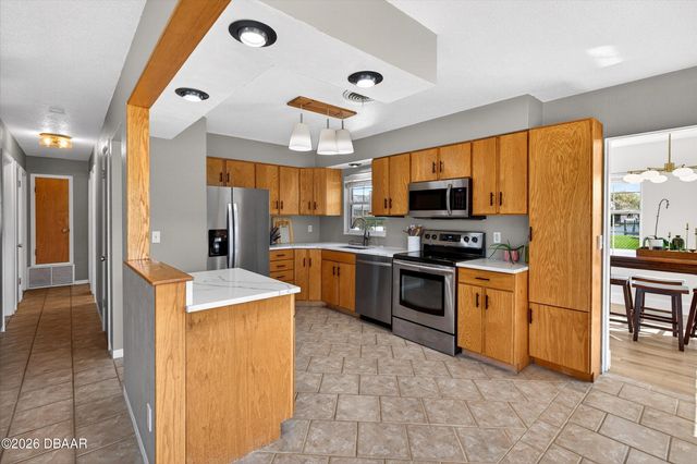 1655 S Palmetto Avenue, South Daytona, FL 32119