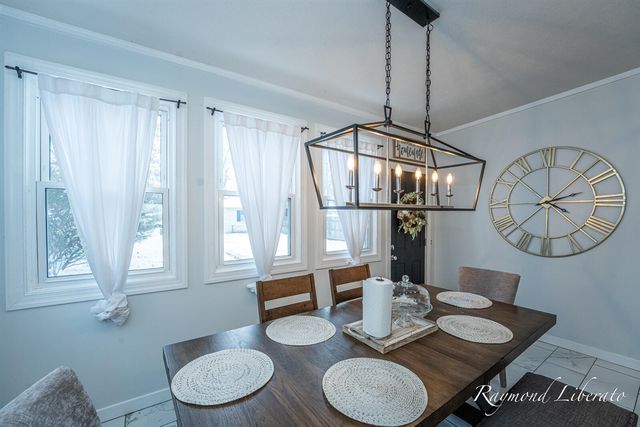 825 Spring Avenue, Grand Rapids, MI 49503