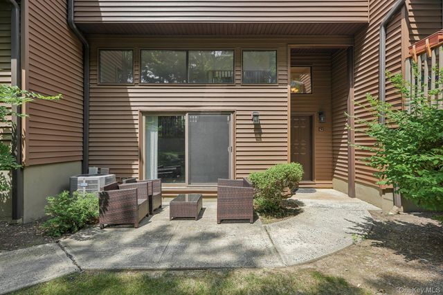 42 Tulip Court, Nanuet, NY 10954