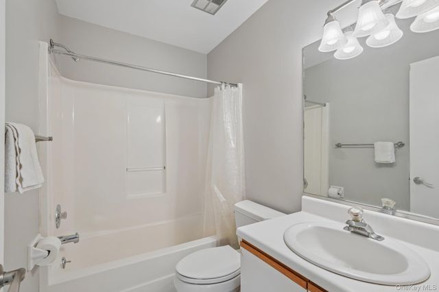 42 Tulip Court, Nanuet, NY 10954