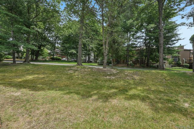 42 Tulip Court, Nanuet, NY 10954
