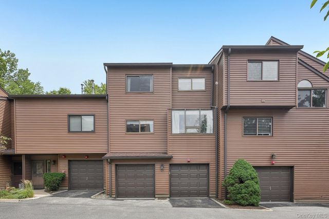 42 Tulip Court, Nanuet, NY 10954