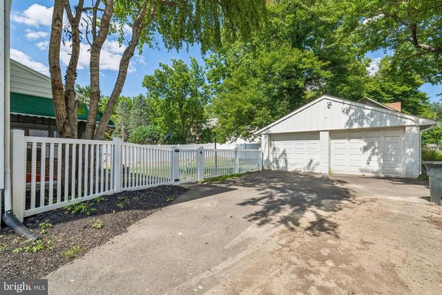 315 HIGH ST, Mount Holly, NJ 08060
