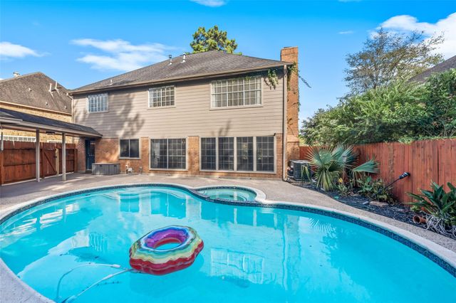 4422 Pine Breeze Drive, Kingwood, TX 77345