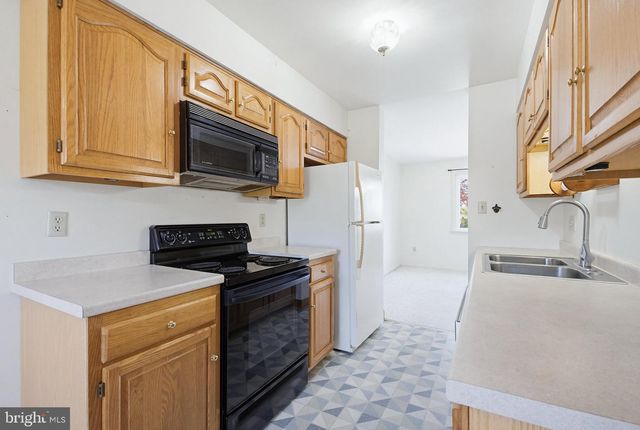77 ROCKFORD RD, Mountville, PA 17554