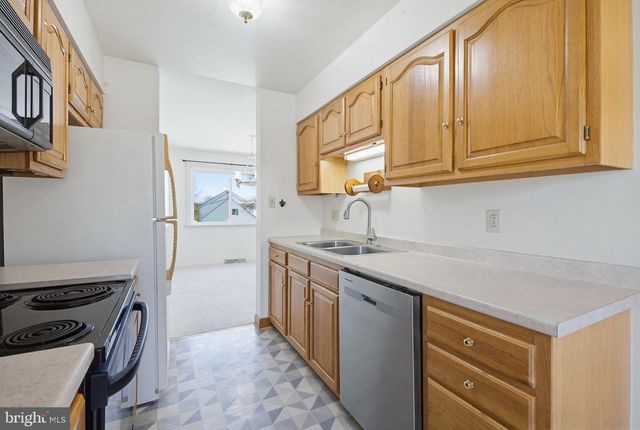 77 ROCKFORD RD, Mountville, PA 17554