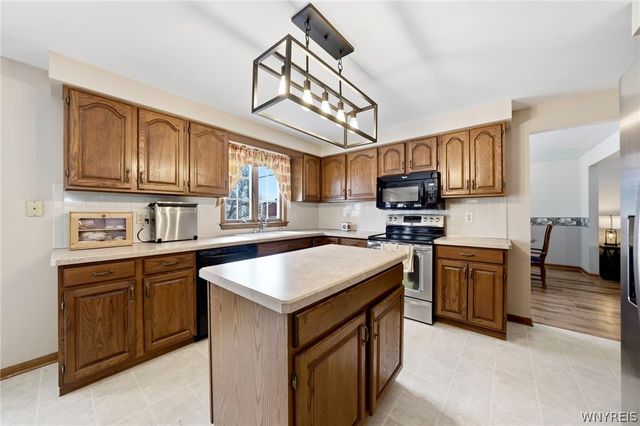 2208 Katherine Drive, Wheatfield, NY 14304