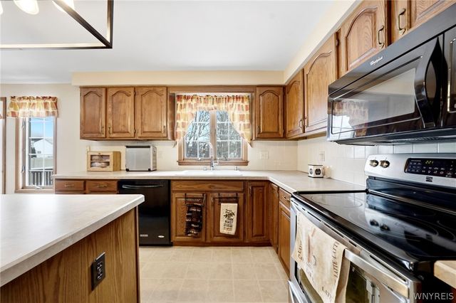 2208 Katherine Drive, Wheatfield, NY 14304