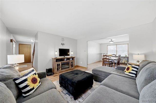 2208 Katherine Drive, Wheatfield, NY 14304