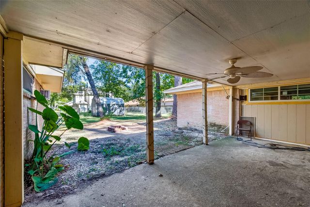 1810 Indian Shores Road, Crosby, TX 77532