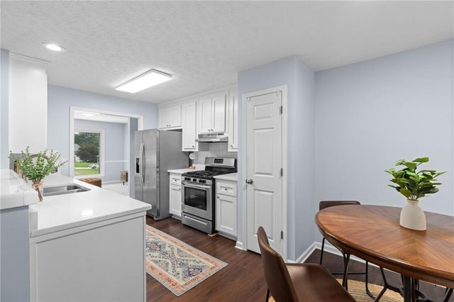 106 Hearthstone Drive, Woodstock, GA 30189