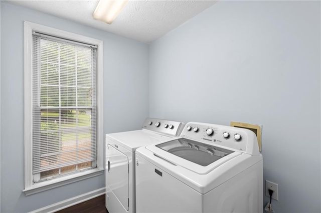 106 Hearthstone Drive, Woodstock, GA 30189