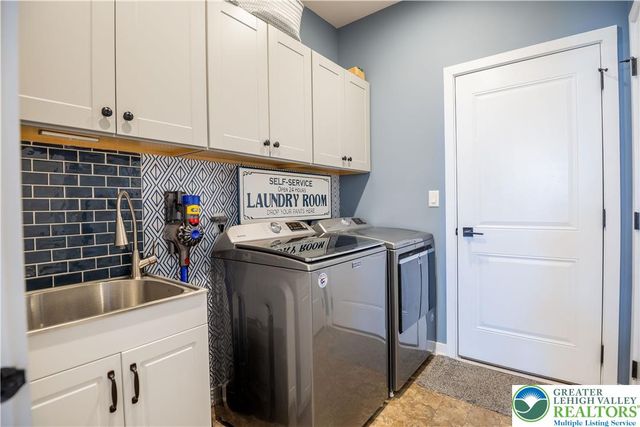 6922 Cedar Drive, East Allen Twp, PA 18014