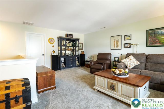 6922 Cedar Drive, East Allen Twp, PA 18014