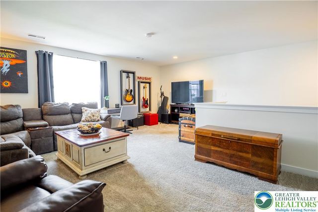 6922 Cedar Drive, East Allen Twp, PA 18014