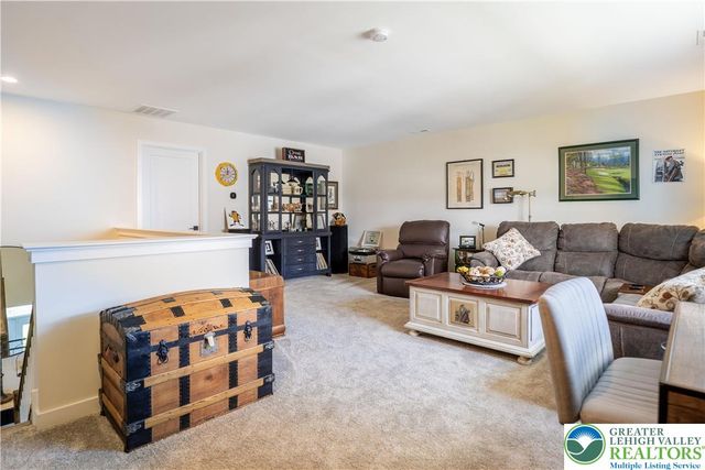 6922 Cedar Drive, East Allen Twp, PA 18014