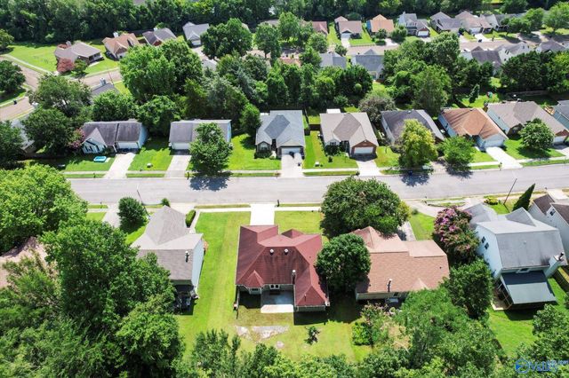 176 Hollington Drive NE, Huntsville, AL 35811