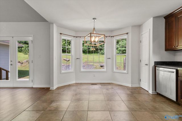 176 Hollington Drive NE, Huntsville, AL 35811