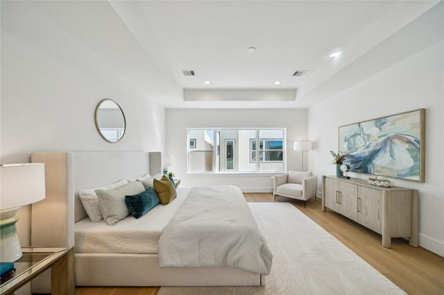 1403 W 21st St B, Houston, TX 77008