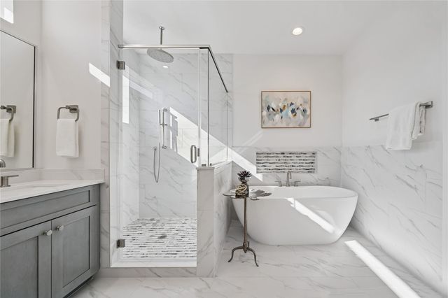 1403 W 21st St B, Houston, TX 77008