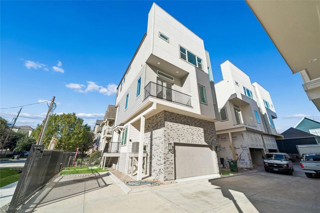 1403 W 21st St B, Houston, TX 77008