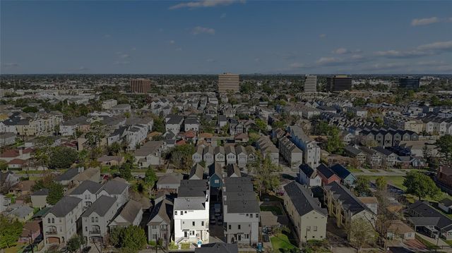 1403 W 21st St B, Houston, TX 77008