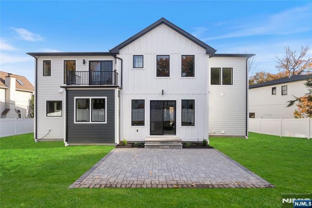 333 Harrison Street, Paramus, NJ 07652