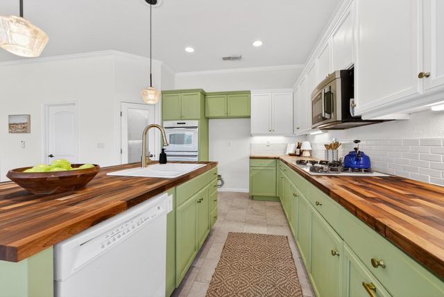 10300 Nick Way, Elk Grove, CA 95757